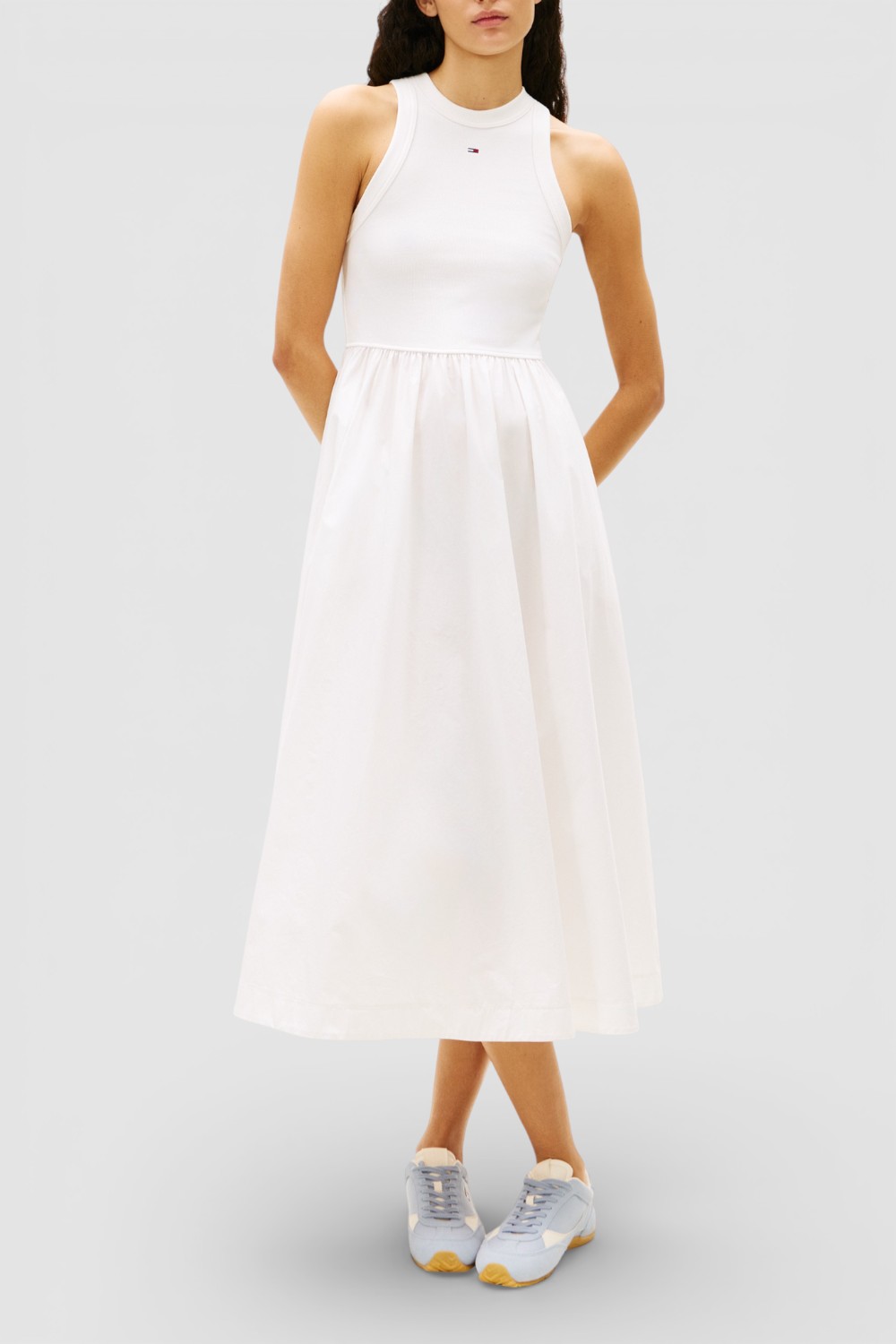 תמונת כל הלוק של שמלת מידי